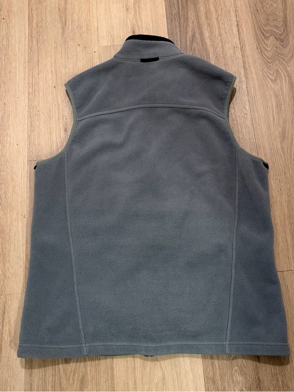 Eddie Bauer Men’s Gray Full-Zip Fleece Vest with Zipper Accents size Large - Picture 5 of 5